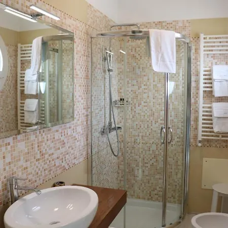 Bed and Breakfast Falli Exclusive And Breakfast -con Parcheggio Privato E Gratuito-