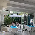 לינה וארוחת בוקר Falli Exclusive And Breakfast -boutique B&b-