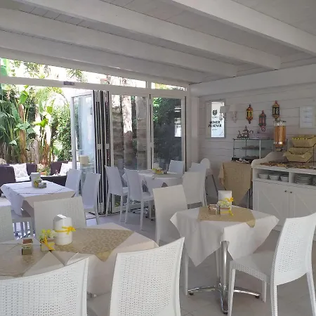 Falli Exclusive And Breakfast -con Parcheggio Privato E Gratuito- * ポルト・チェザーレオ