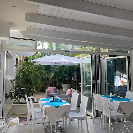 לינה וארוחת בוקר Falli Exclusive And Breakfast -boutique B&b-